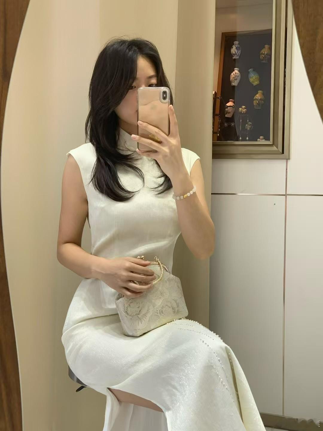 白色旗袍每年都很爱穿搭分享今日穿搭(ootd)ootd每日穿搭