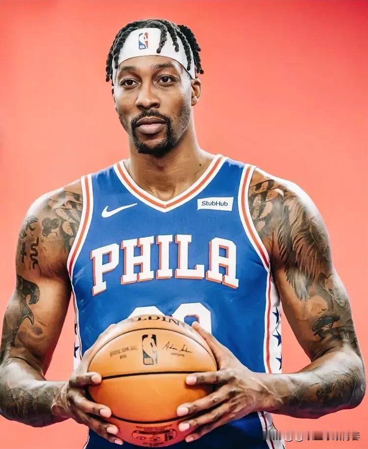 霍华德真是太会整事了！

NBA巨星詹姆斯刚宣布加盟76人，霍华德突然更新社媒，