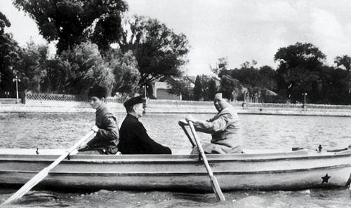 建国前，解放军出现奇怪一幕：入城后，清除中南海淤泥16万吨，当时在水下到底都挖到