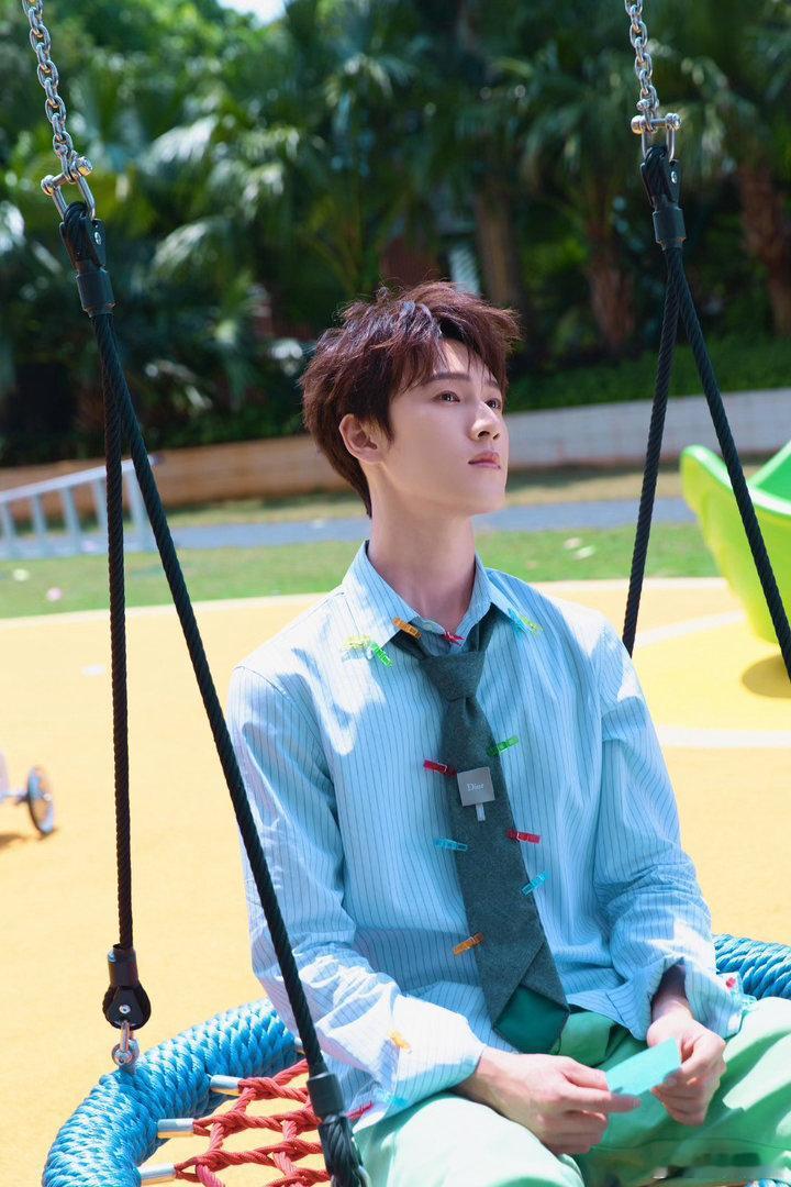 李昀锐跑男发布会直播截图生图李昀锐跑男发布会状态 救命！李昀锐跑男发布会生图也太