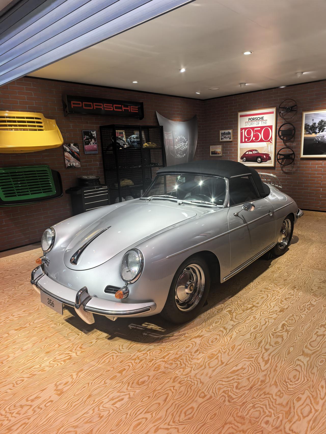 保时捷首款量产车亮相2026北京车展。1948年诞生的第一台保时捷，用的竟然是大