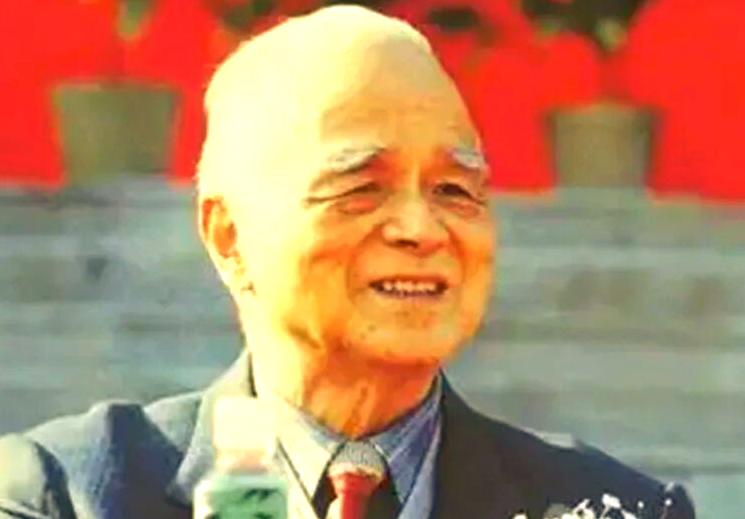 1949年9月，厦门解放进入倒计时，对于厦门市长的人选，陈家庚提了一个建议：最好