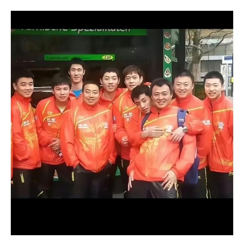 国乒男团2011年奥地利维也纳珍贵老照片！当时马龙、张继科、许昕、王浩全部在列，