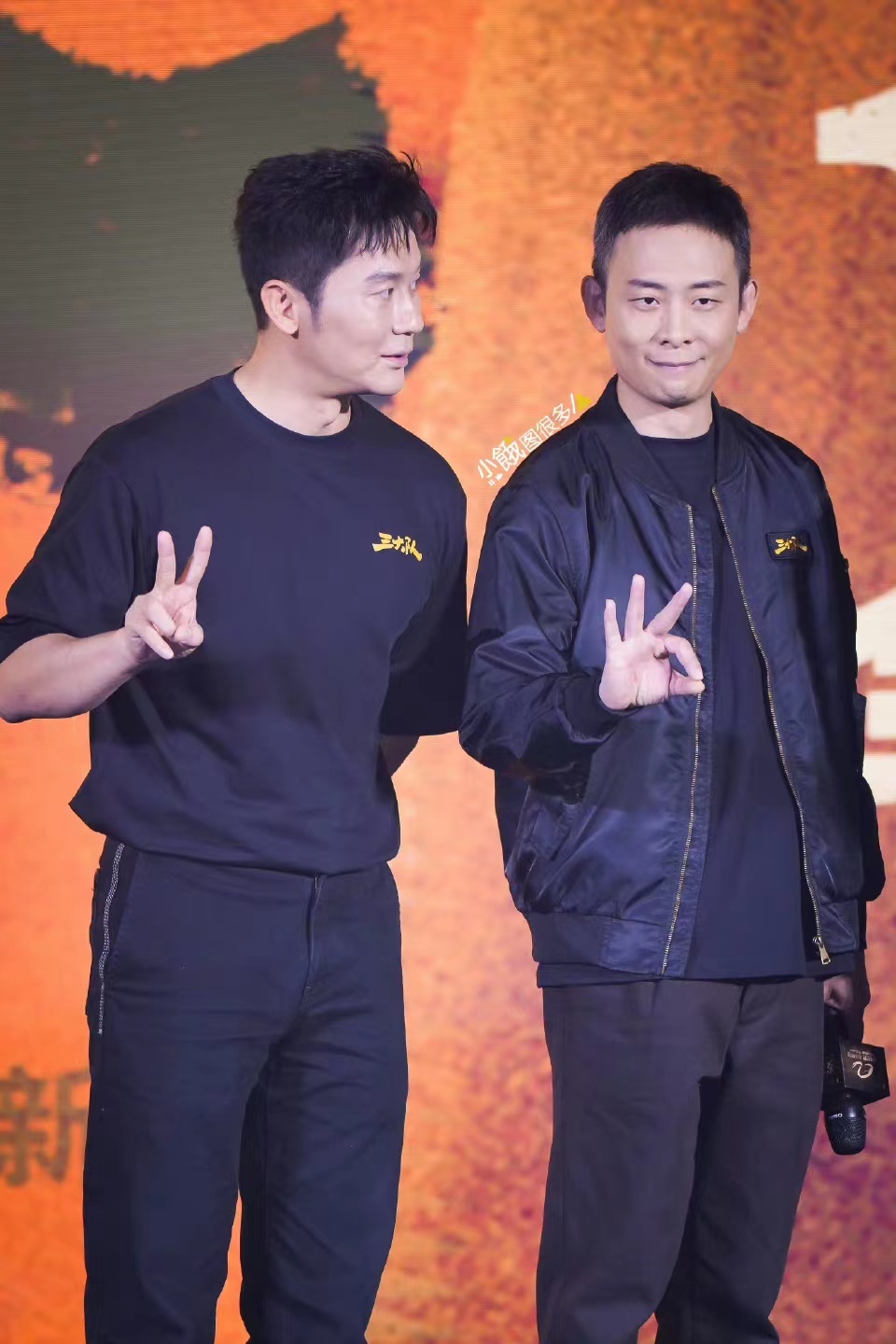 #张译这纹身是忍个鸟啊# 我们张译老师着实有一点酷啊，新电影中石头爸爸的纹身真的