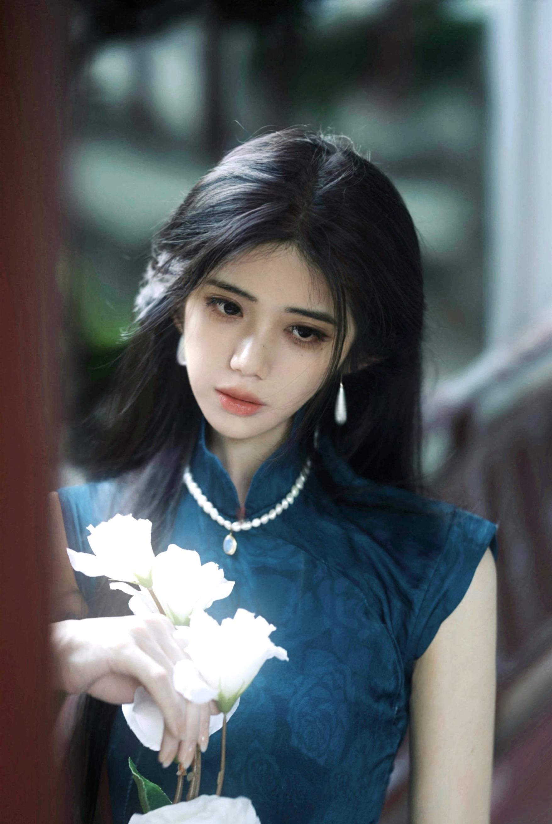 天是森冷的蟹壳青