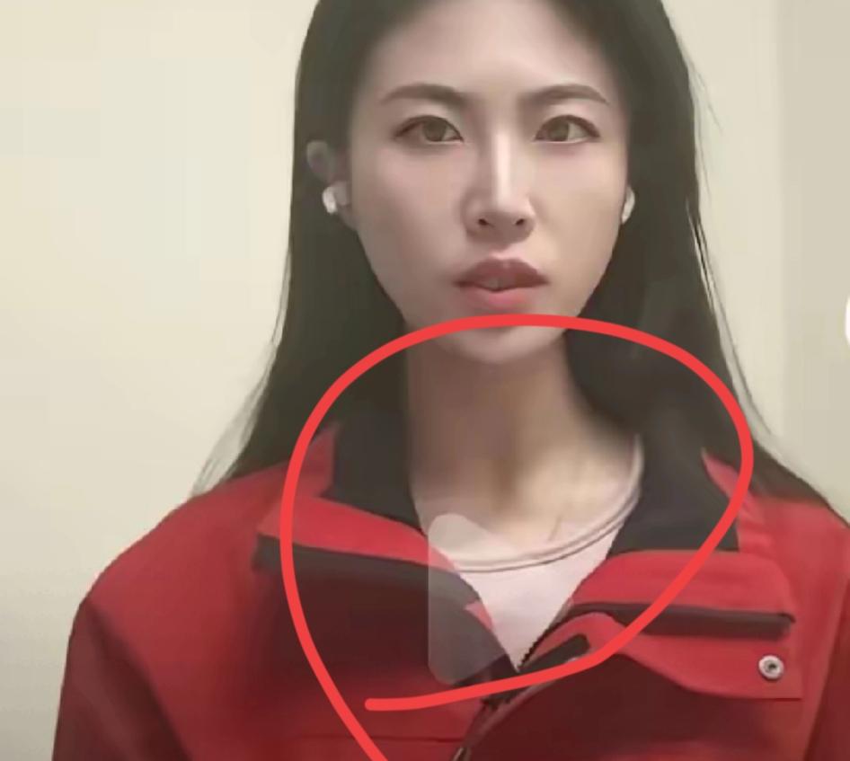 云南日报这波操作真的太戳心！

直接让缉毒警察真人出镜露正脸，

没有模糊处理没