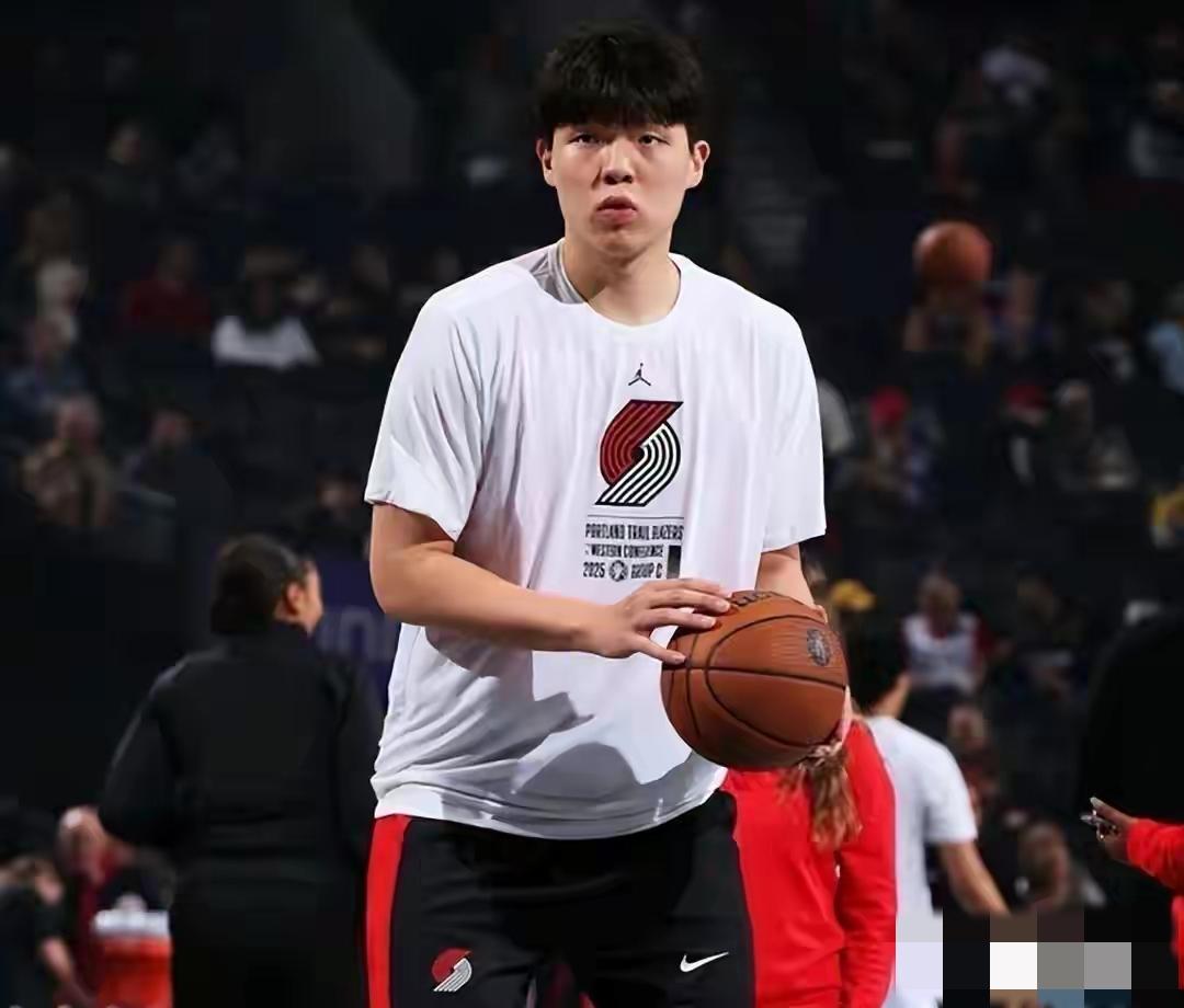 好消息，中国男篮终于有一项技能排名世界顶级了，那就是球衣销量……！

据统计，加