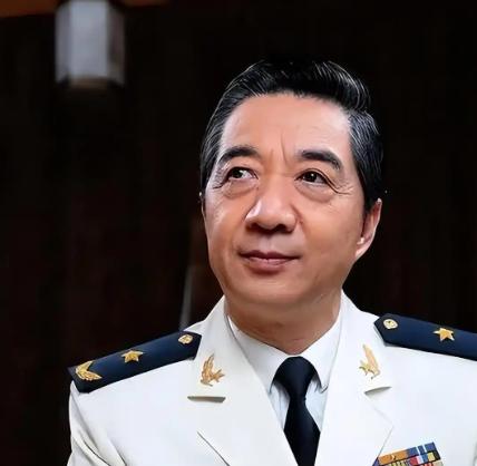 谢谢你张召忠！你真是伟大的预言家！2015年你就表示，美国啥也不干，让东方大国追