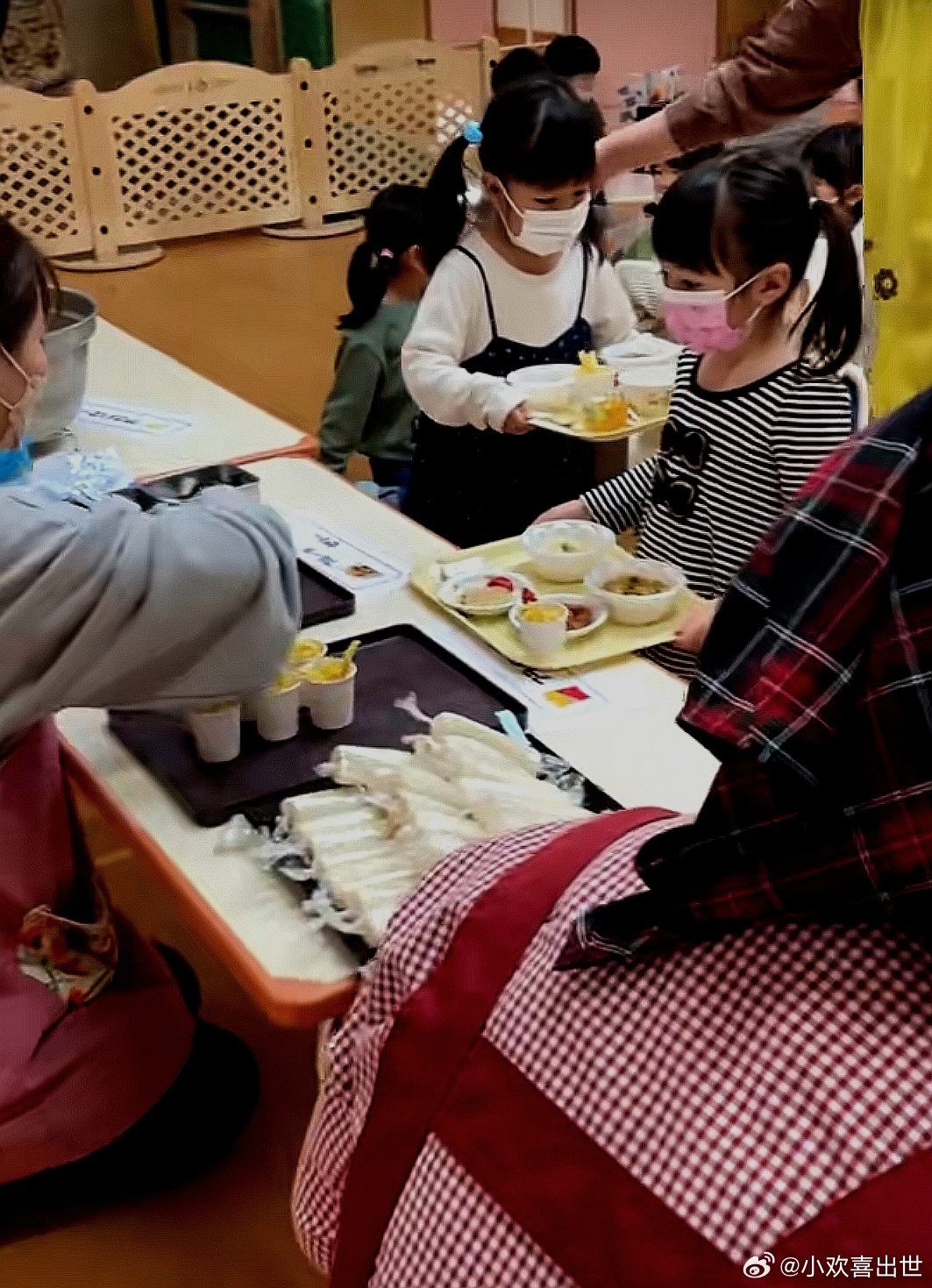 日本小学生的午餐 