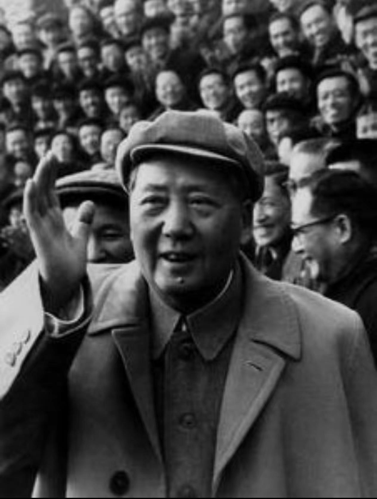恩泽垂千古，风范万年传！真正的丰碑，从不会被岁月遗忘
 
世间浮华转瞬即逝，功名