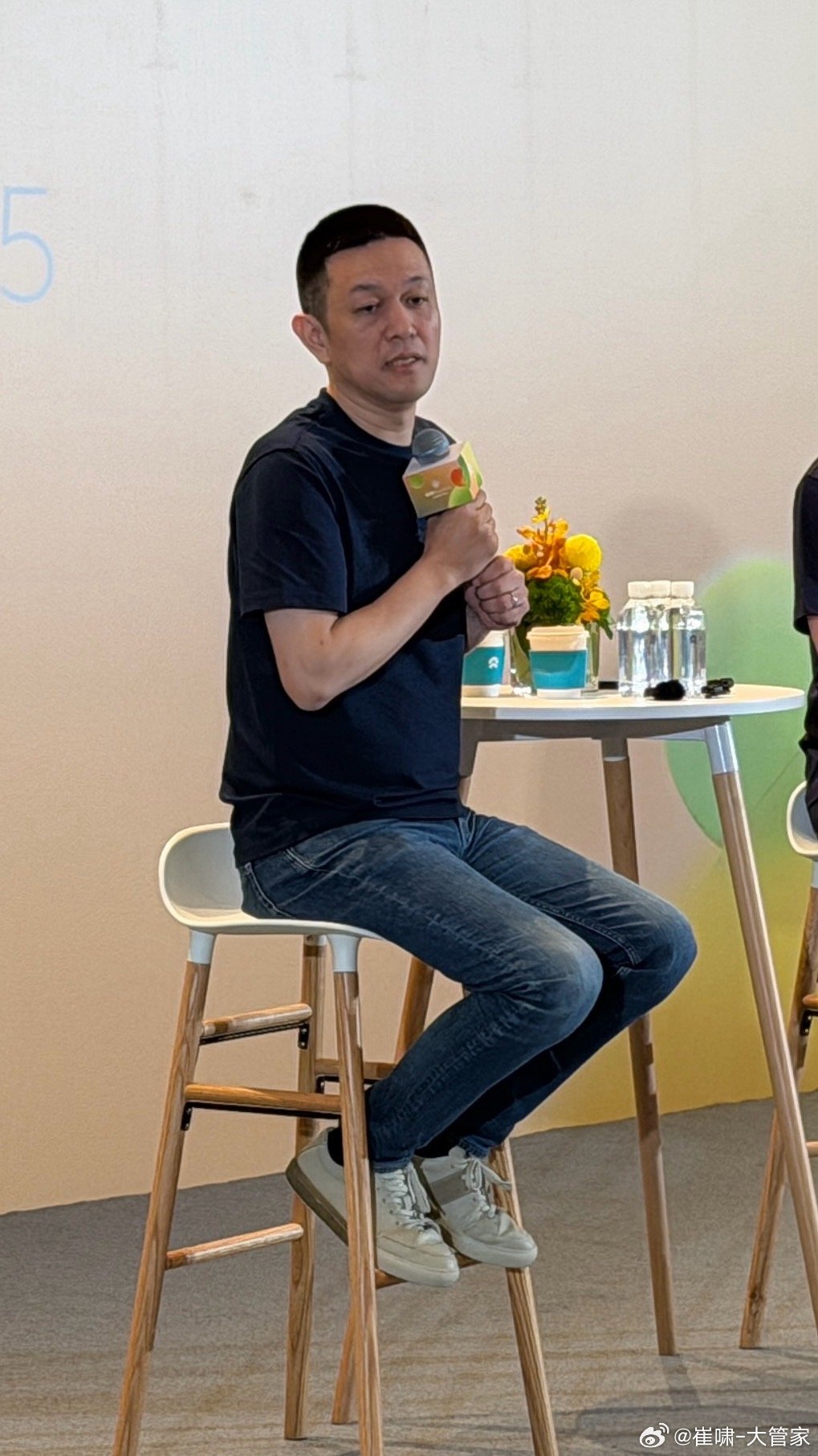 啥叫铁人？斌哥（据说现在已经改叫斌神了）昨晚NIO Day咔咔说了俩小时，然后复