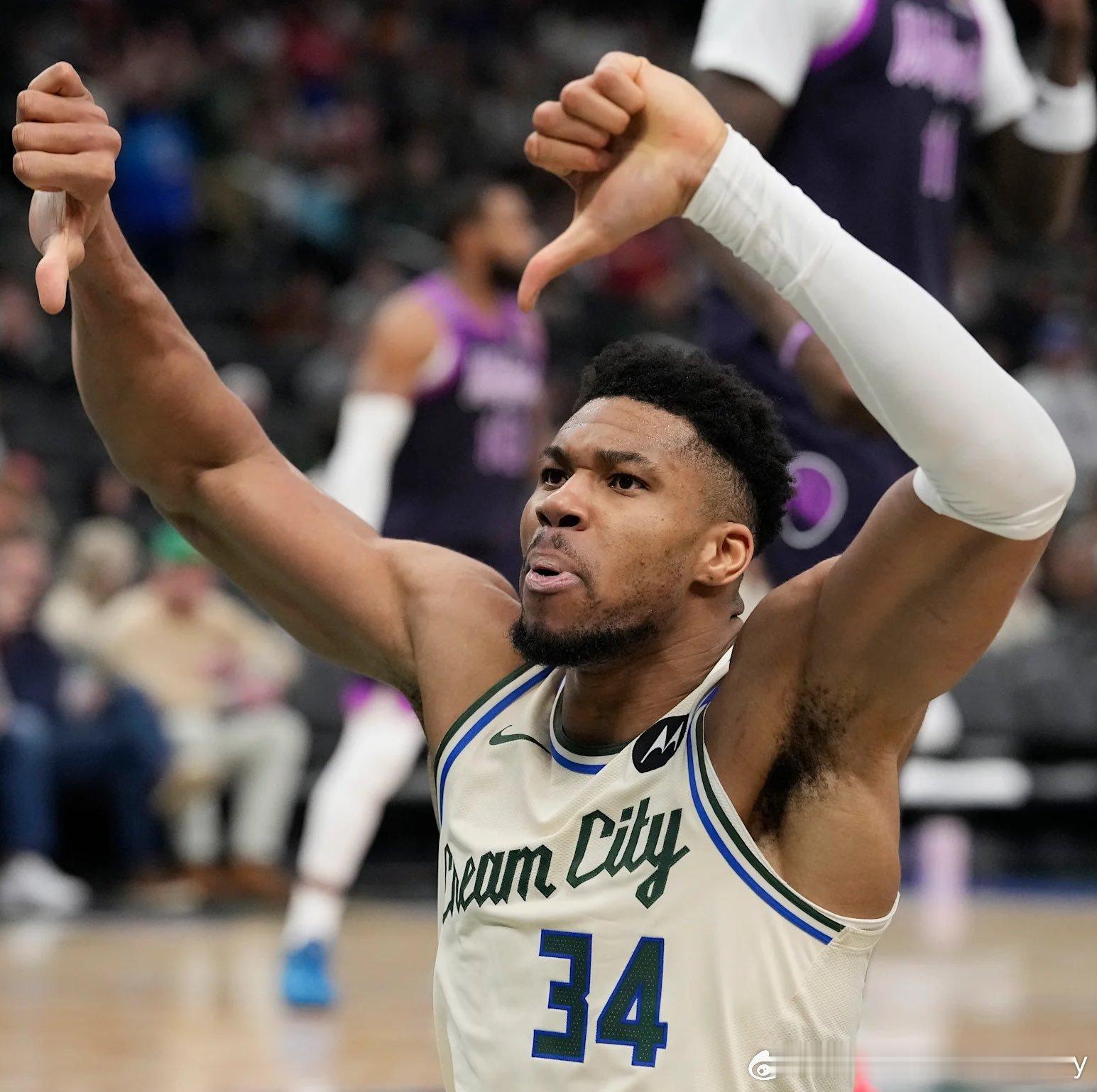 Shams：字母与雄鹿队就他与球队的未来进行的对话正在加紧进行。 