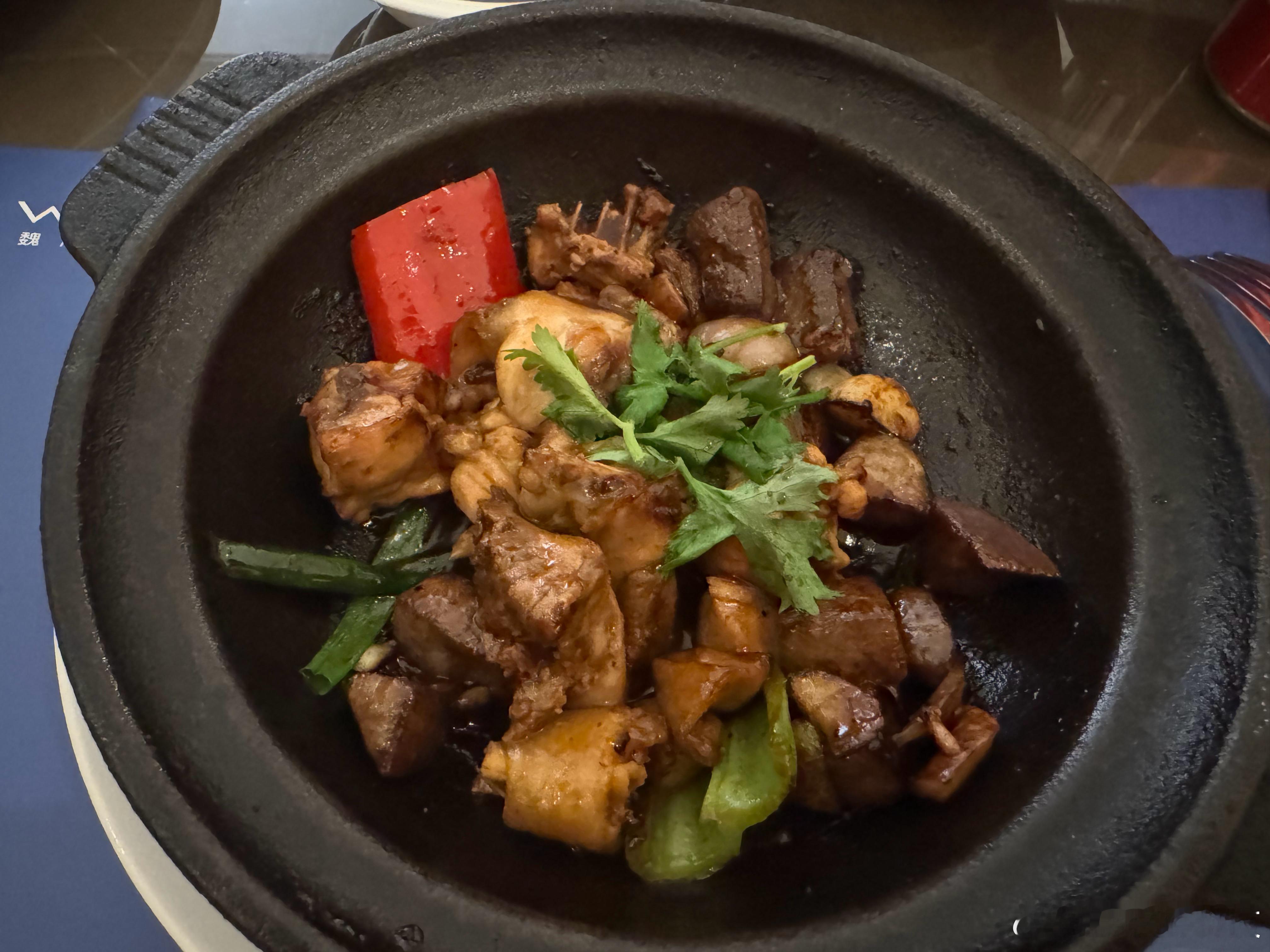 上班一个月的变化班味很足……唯有美食，不能辜负！[手指比心][手指比心][手指比