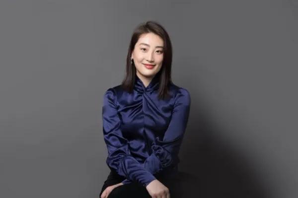 宗馥莉叔叔坐不住了：“我这个侄女做得不厚道，她从小就很自私，六亲不认。”而宗馥莉