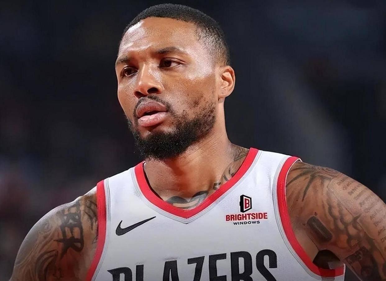 当年NBA公布历史75大巨星时，我认为争议最大（没有之一）的入选者就是利拉德。