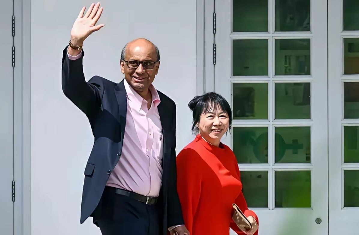 “请新加坡尊重你们的祖先印度人，别干什么都扯上中国”。 