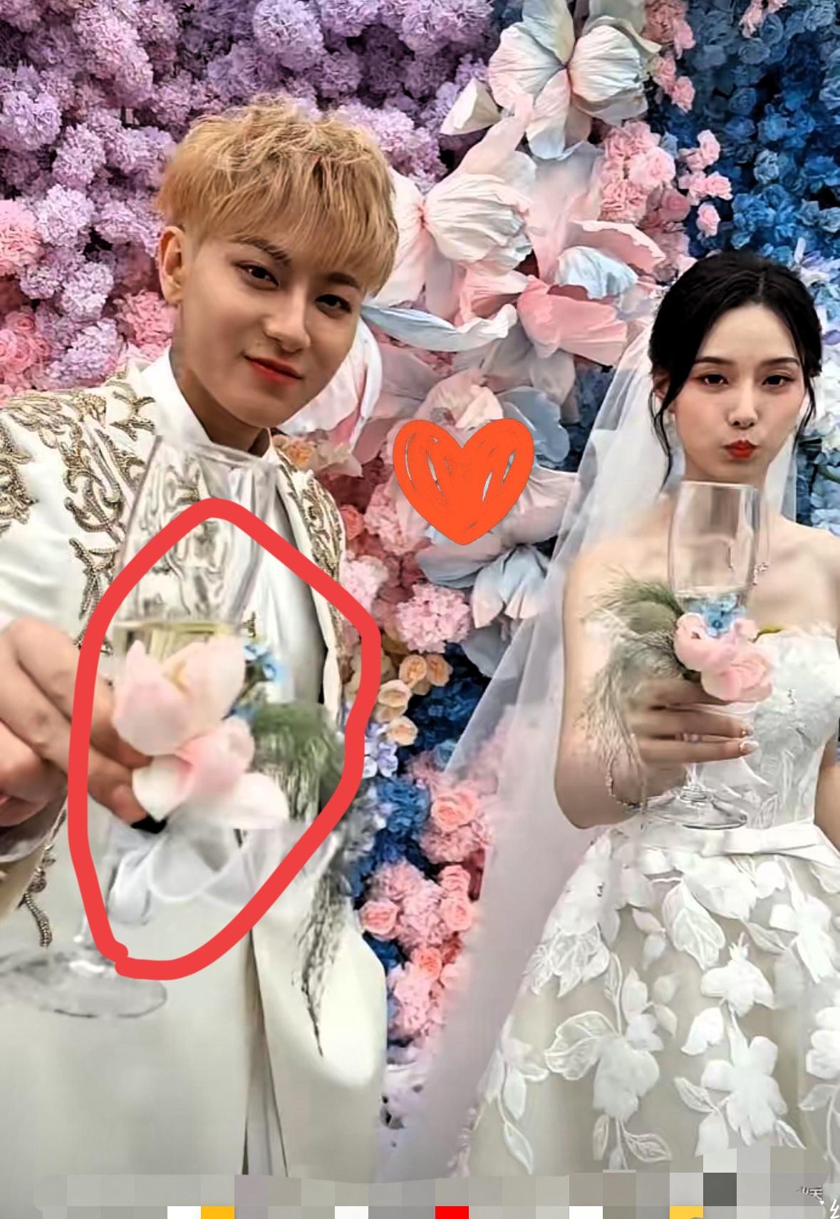 要不是亲自去查
我是打死也不敢相信
黄子韬都三十二岁了，徐艺洋居然还是他的初恋！