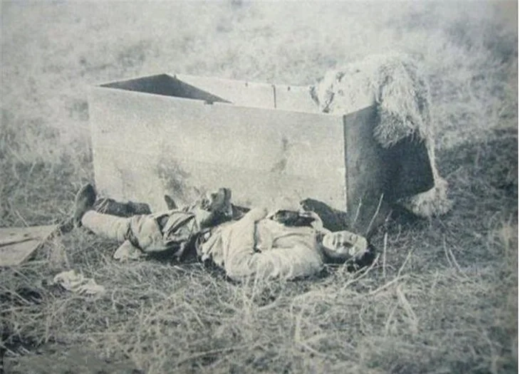 这是东北抗联英雄杨靖宇将军牺牲后的照片，1940年2月23日，人民英雄...