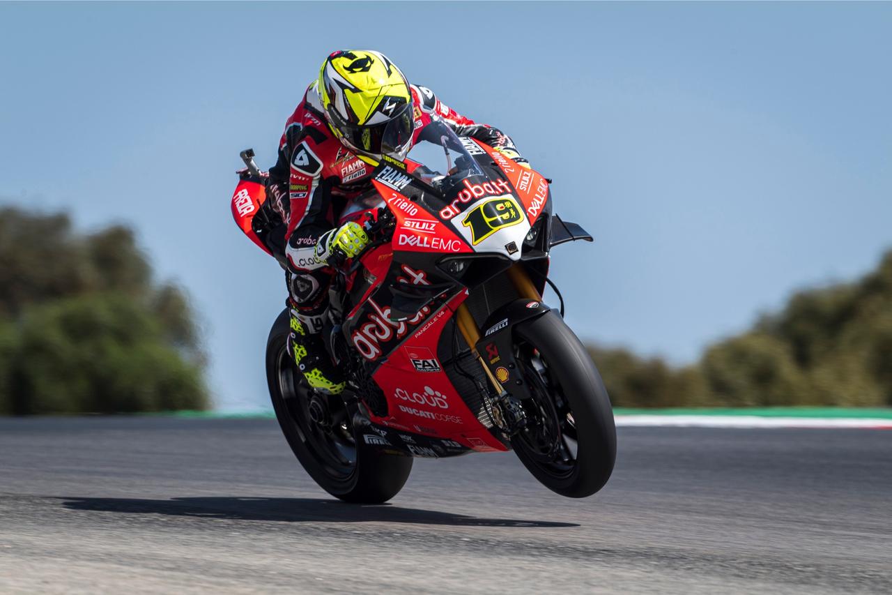 WSBK意大利站：Bautista现在119分，老冠军这条线也值得看。
Baut