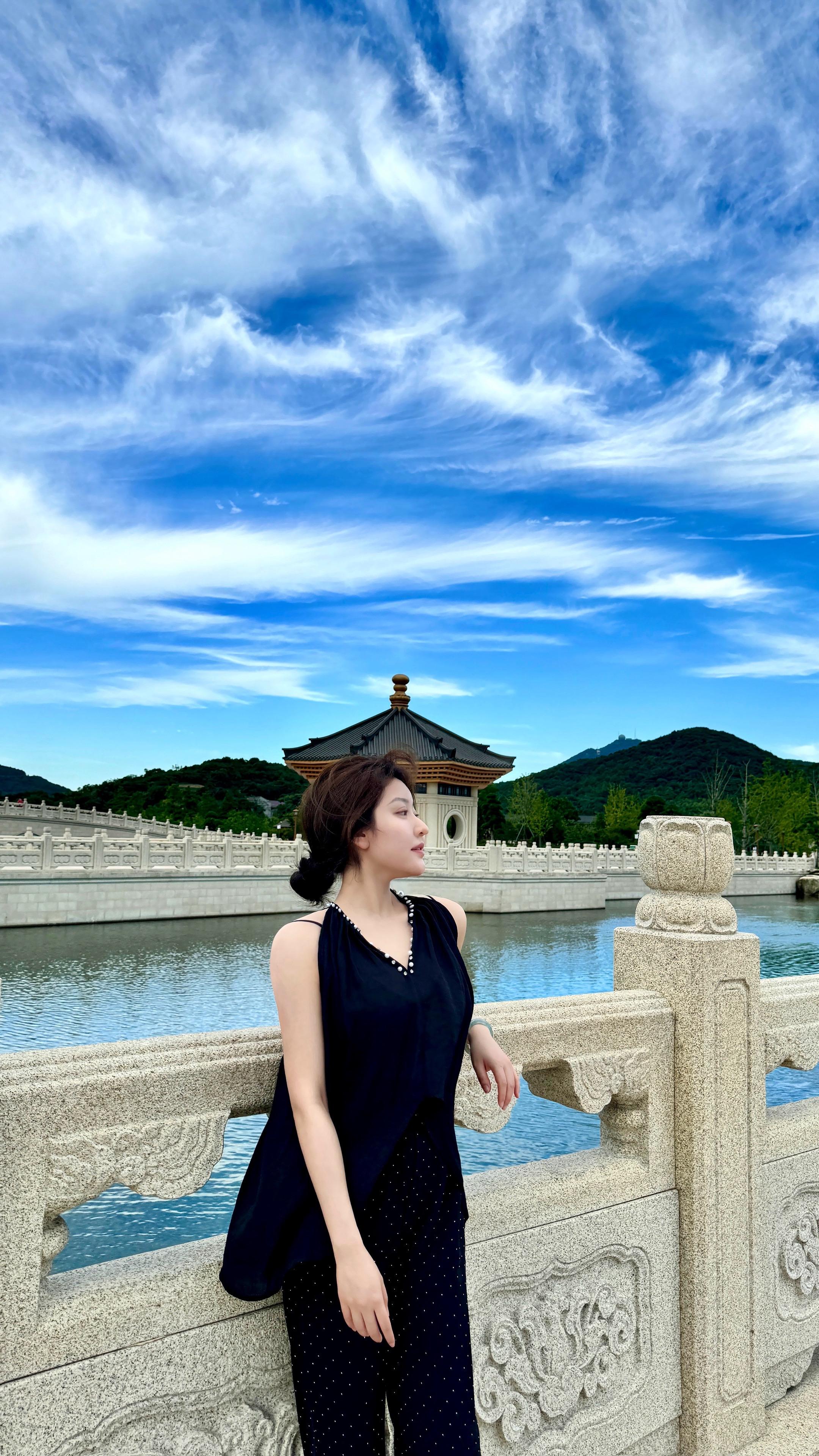 心中自有青山在 何必随人看桃花