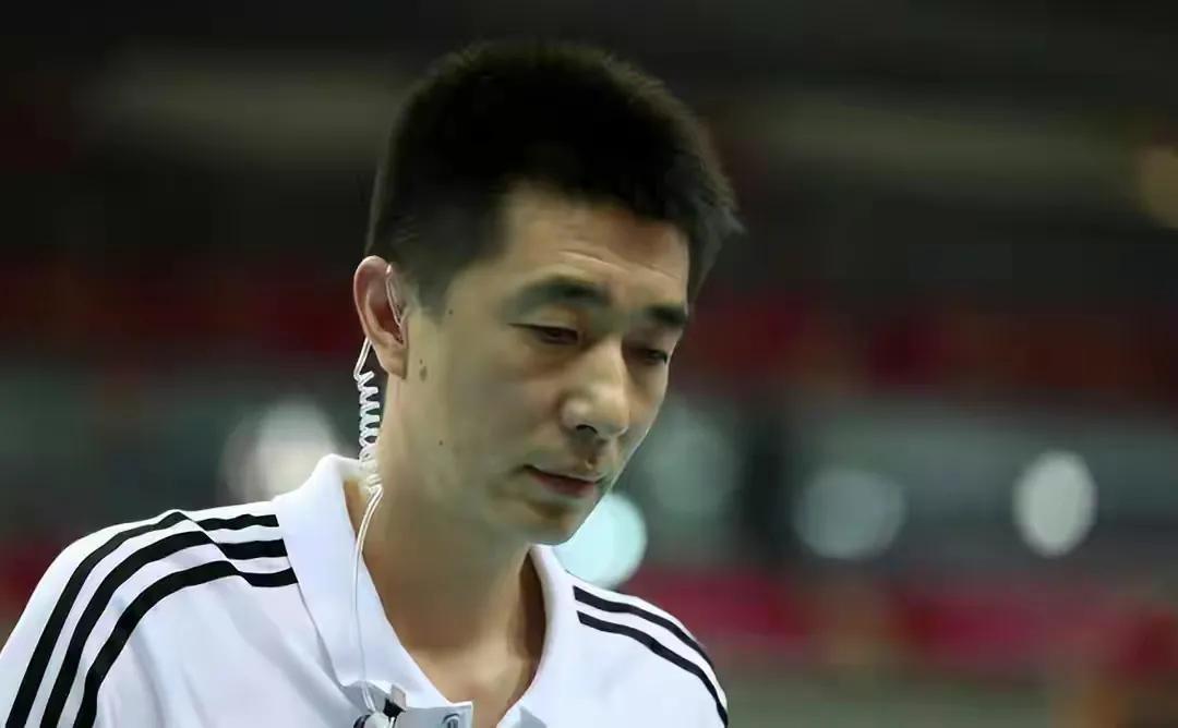 [[微笑]山东女排换帅，队伍或开辟新局面[微笑]]
      近日，履职山东排