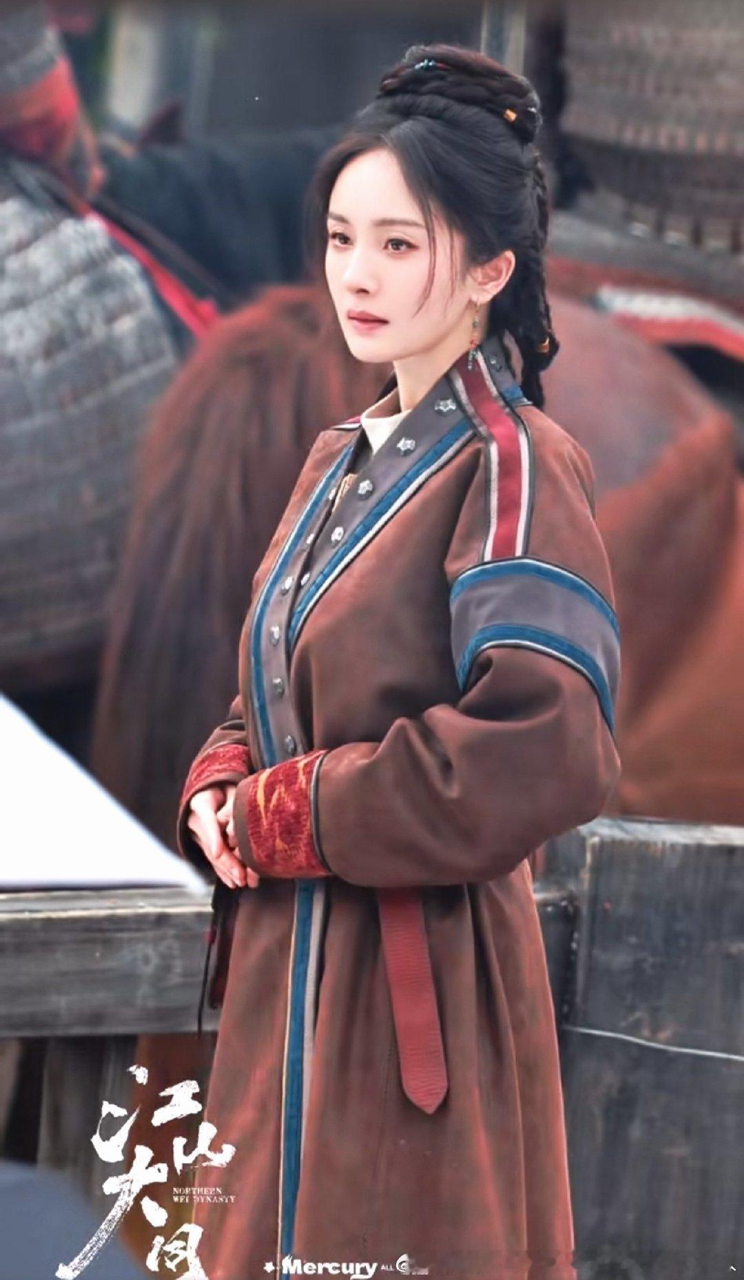 这个江山起码看衣服比洋洋的江山有钱多了