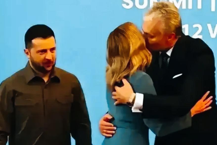 泽连斯基看到这场景和看到和平协议，是不是内心一样不能平静？
是不是内心感觉不知如