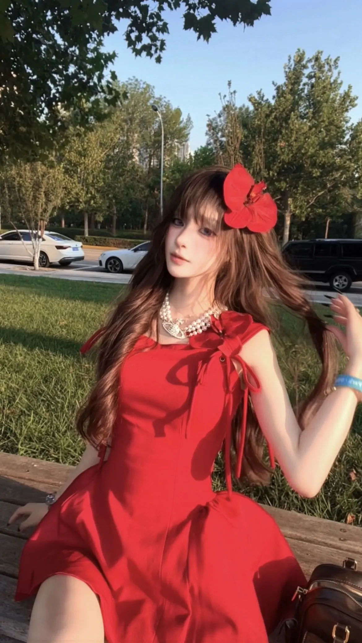 这个世界不会对漂亮女人太差