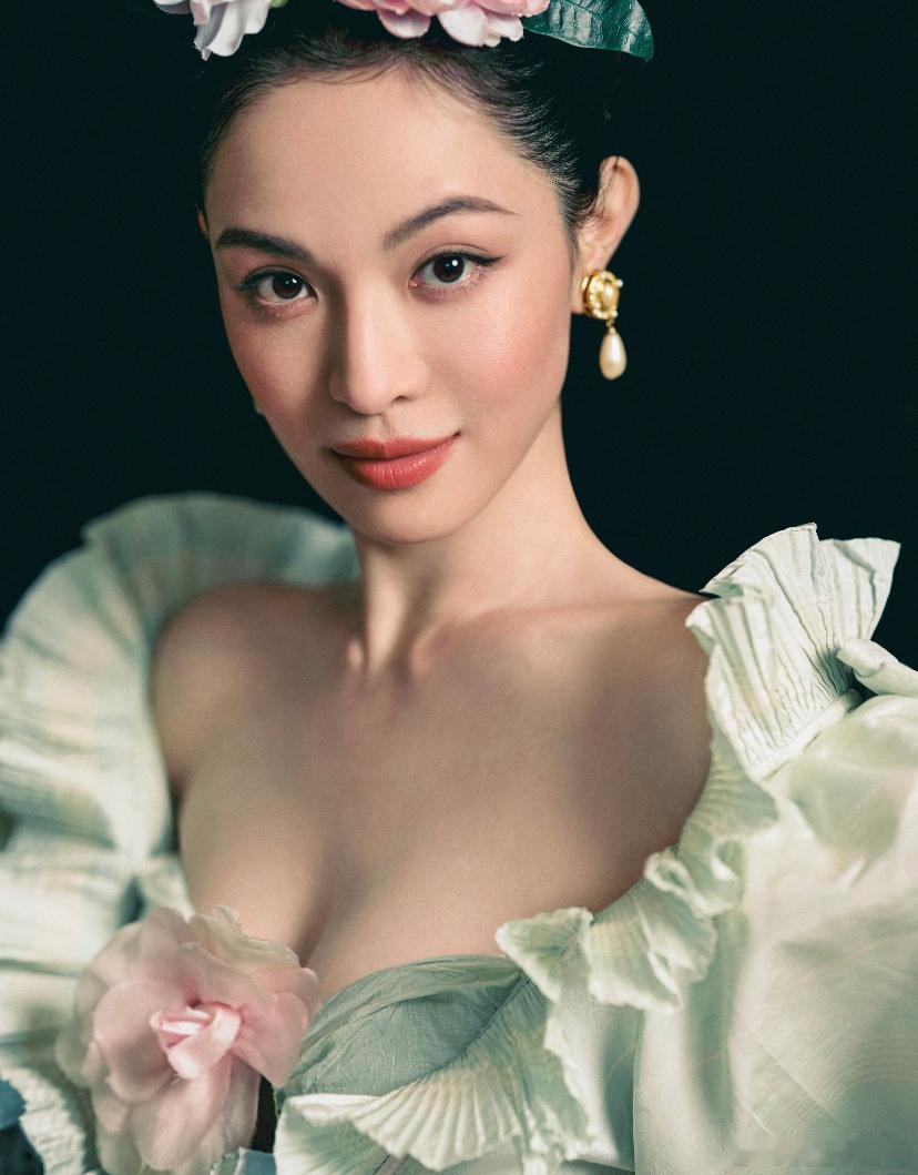 钟楚曦vogue造型 我救命！！！！钟楚曦怎么可以每一次造型都这么好看啊这次vo