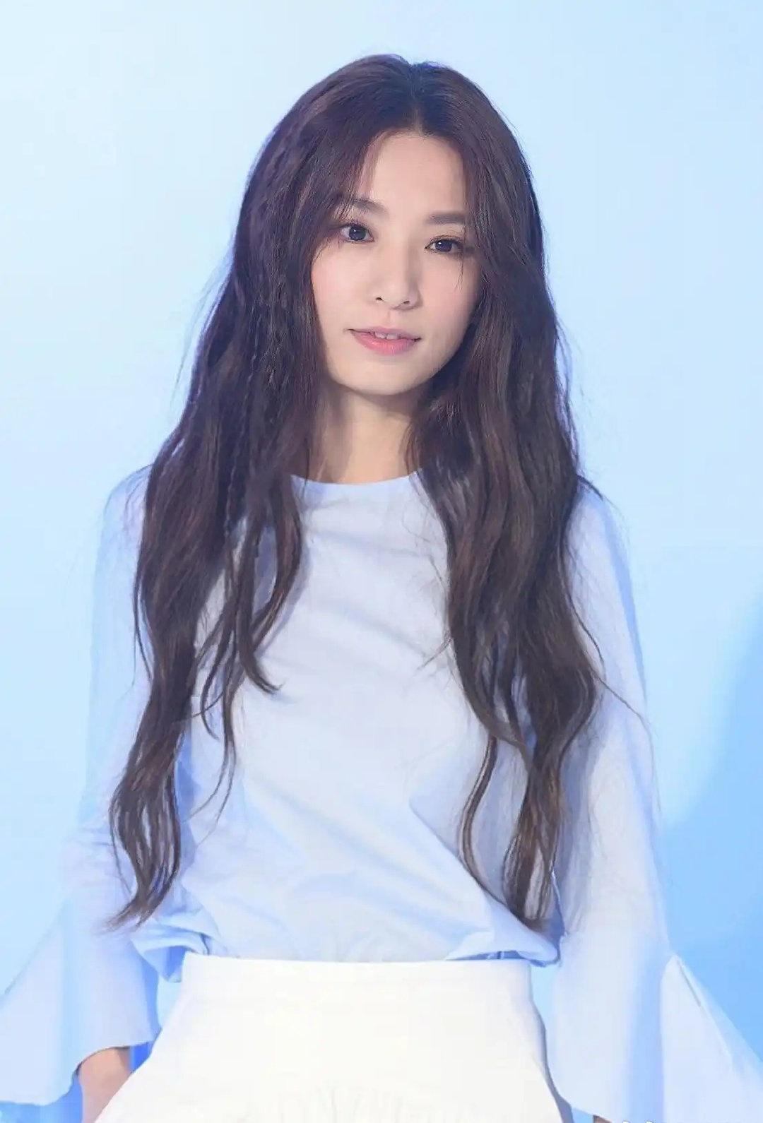 据台媒，@田馥甄Hebe 今日出席活动，被问到和周杰伦的陈年绯闻日前被网友重提，