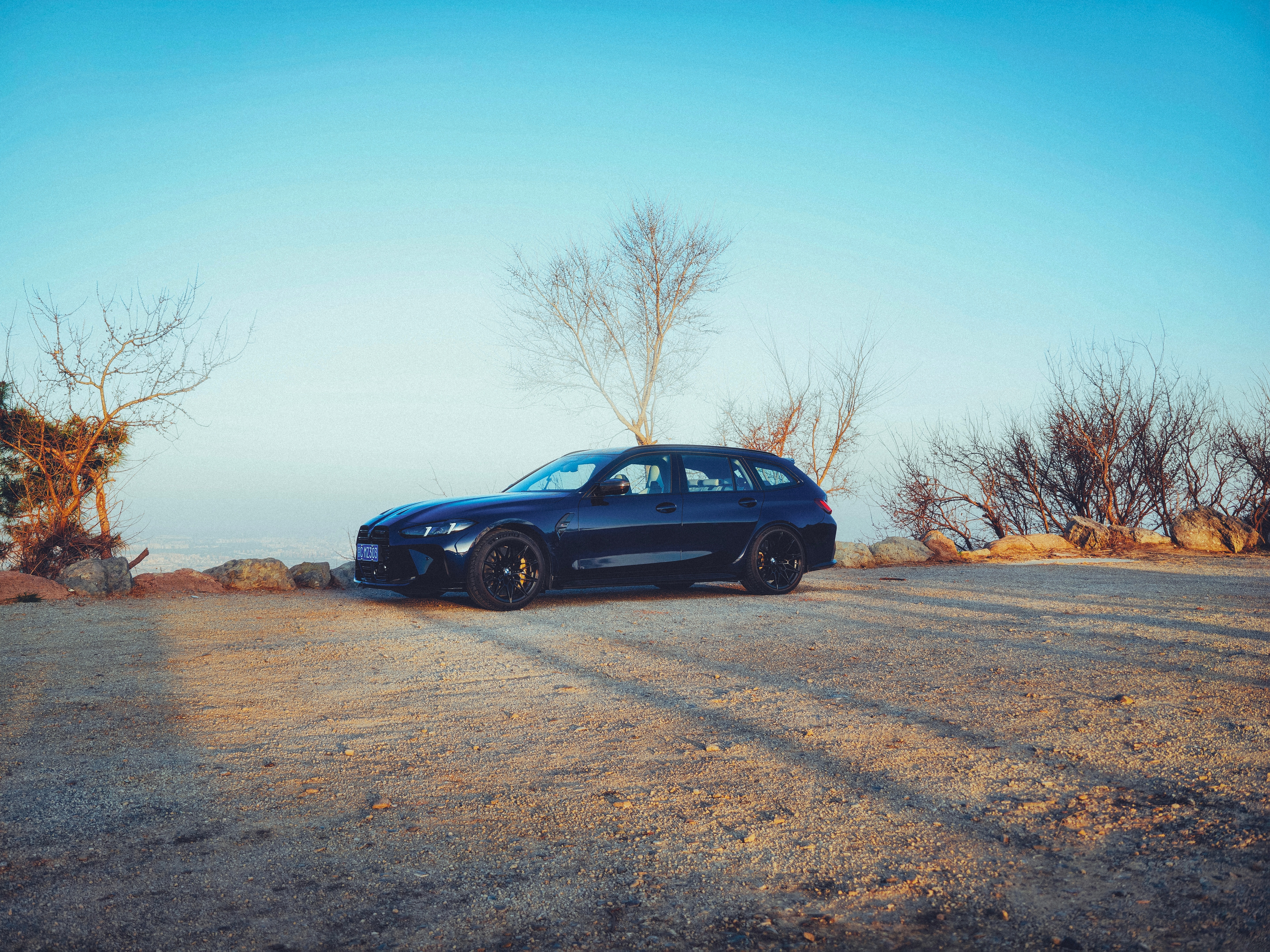 M3 Touring 这丹泉石蓝真绝了配上 X300 Ultra 的 Cines