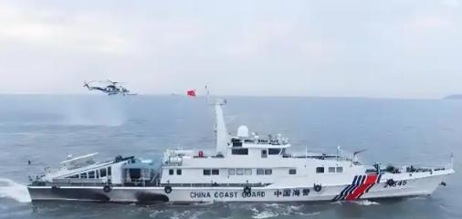 日本这回确实有点坐不住了。与那国岛以南海面突然成为西太平洋新的敏感点，两艘中国海