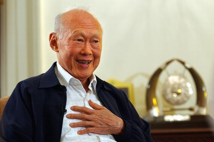 赚中国的钱抱美国腿！三代总理演戏60年，揭秘新加坡最凉薄真相。
全世界再也找不出
