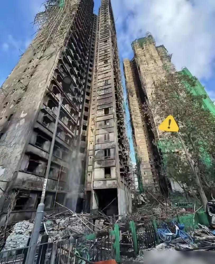 香港大火一位幸存者说的一句话
​
让人止不住的泪水流下来
​
他说：“我什么都想