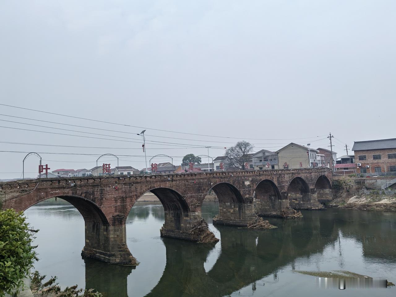 1926年7月9—10日，叶挺独立团在湘东醴陵泗汾“镇南桥”与吴佩孚部谢文炳、唐