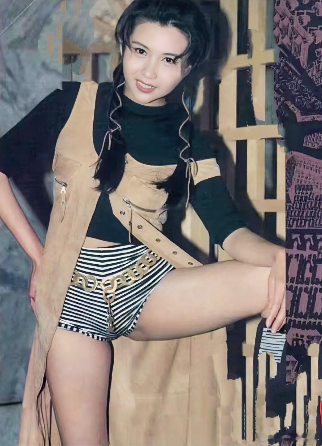 以前的审美正常，换做现在真的会被吐槽 