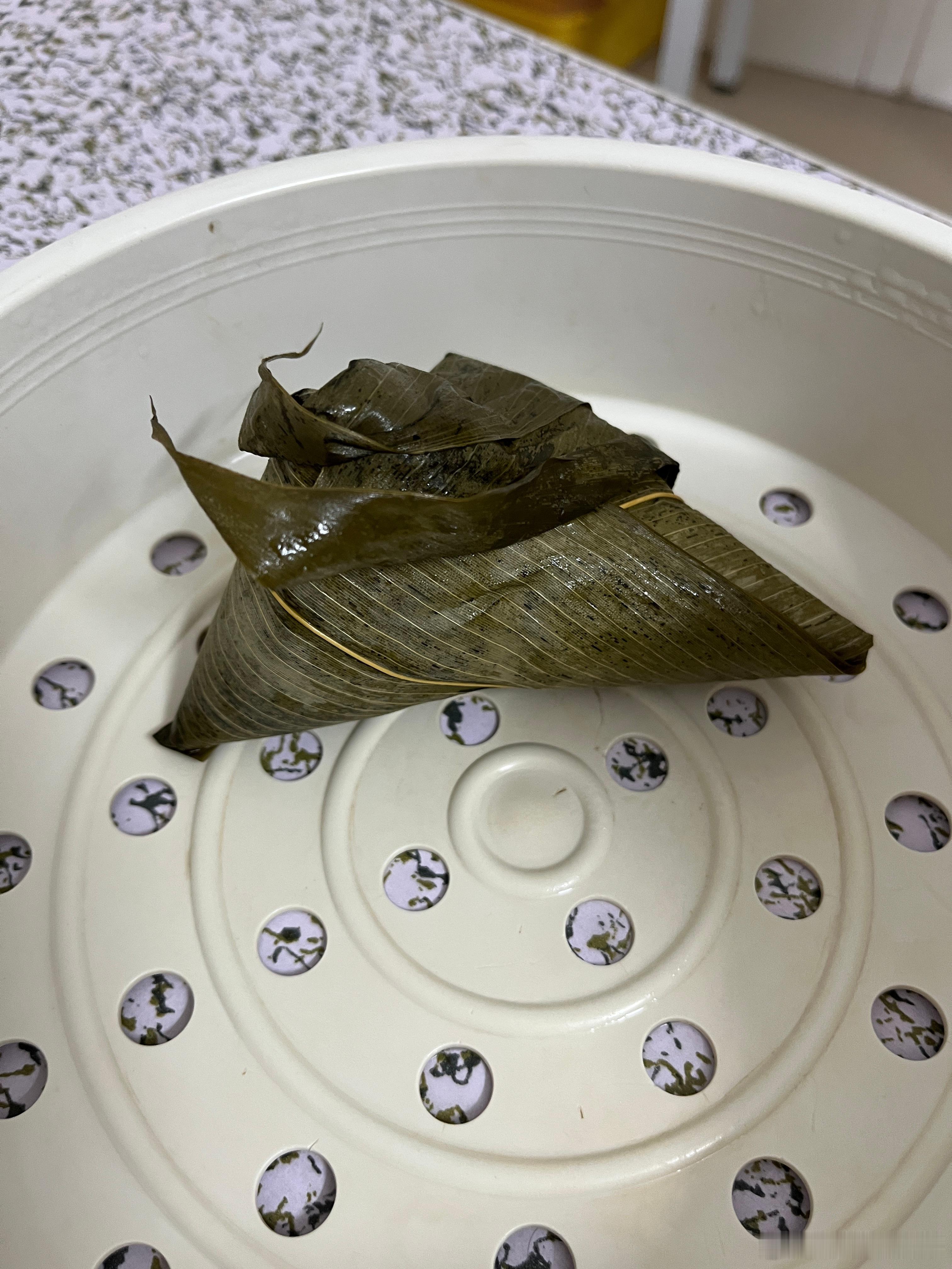 昨天喝了酒，没吃榴莲，妯娌和二姑姐开了一个来吃，这些是剩下的（就我一个人吃而已，