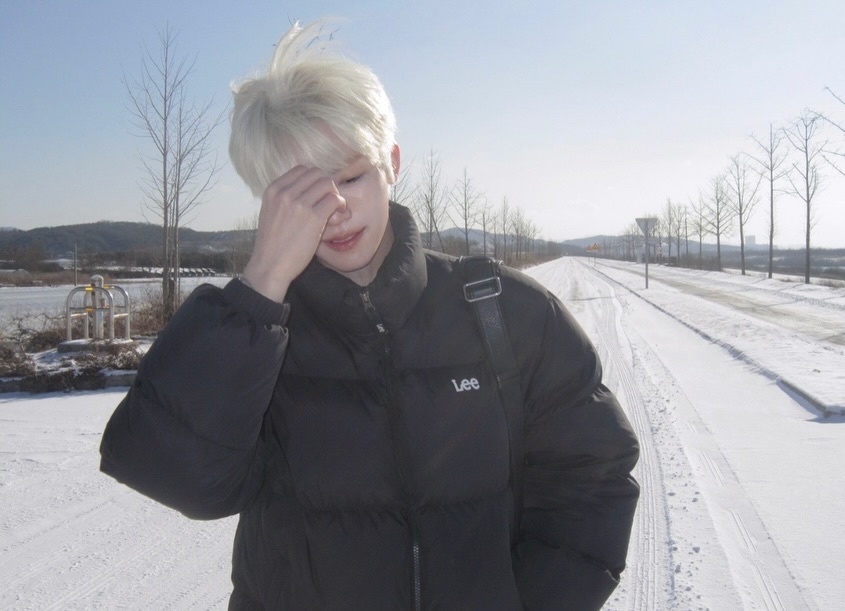 罗渽民  罗渽民白发这组图漫撕男走进现实罗渽民白发罗渽民雪景白发图