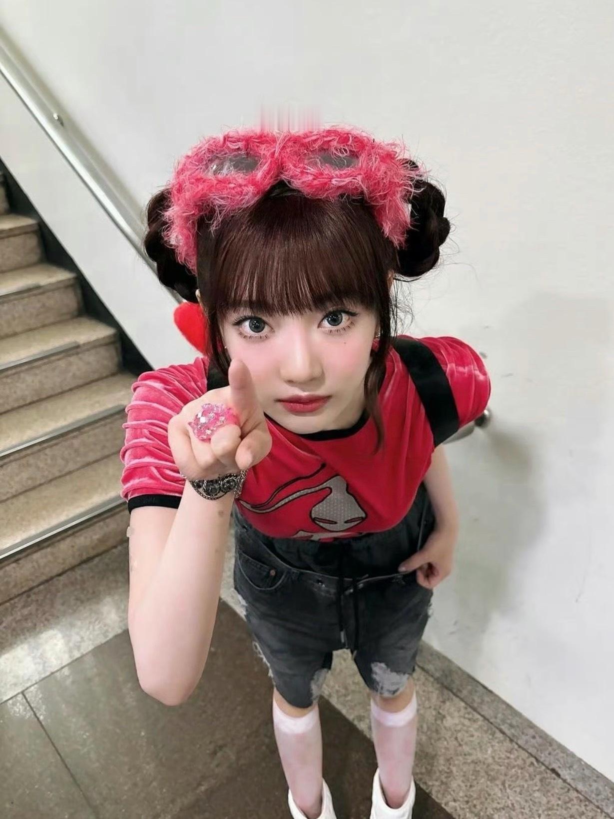 “我一般会为周围的人许愿，不为自己许愿，因为我觉得自己努力就能实现目标”    