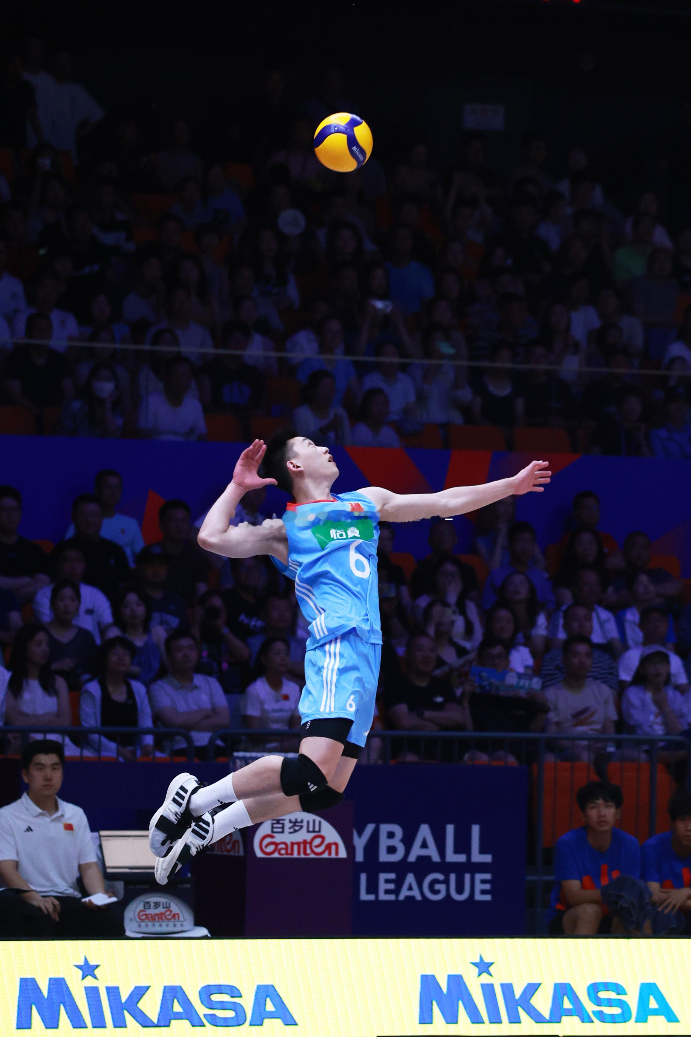 俞元泰发球俞元泰2025世界男排联赛