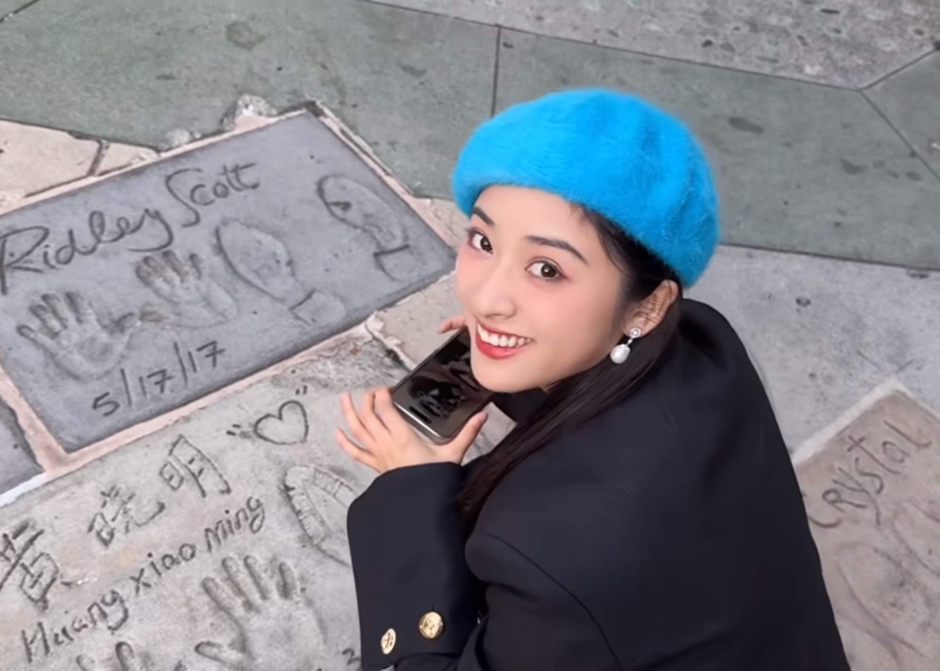 其实我们芝麻一直陪着妈妈走南闯北，好小猫。 