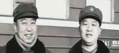 1981年，华国锋转到幕后工作，上级给他的秘书曹万贵拿出三份工作调动通知，让他自