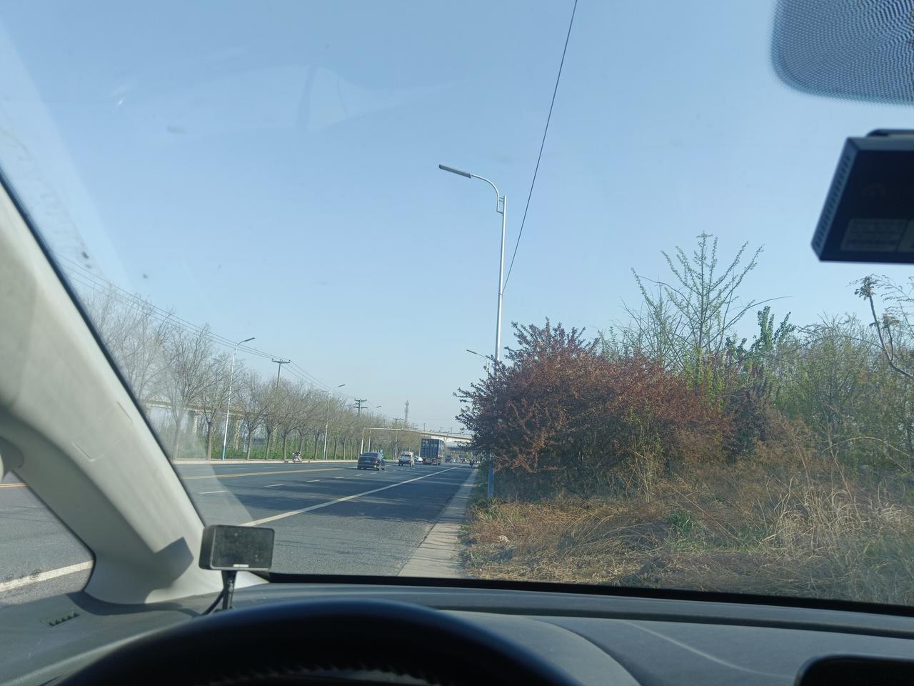 那个总在深夜发朋友圈的女孩，后来怎么样了？

凌晨两点，我又刷到了小鱼的动态。