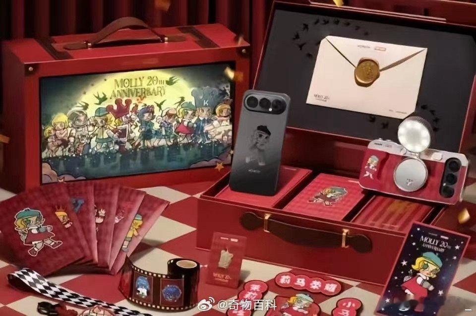 首款泡泡玛特MOLLY联名手机开卖潮玩跨界手机，让收藏与实用合二为一。抢购热潮背