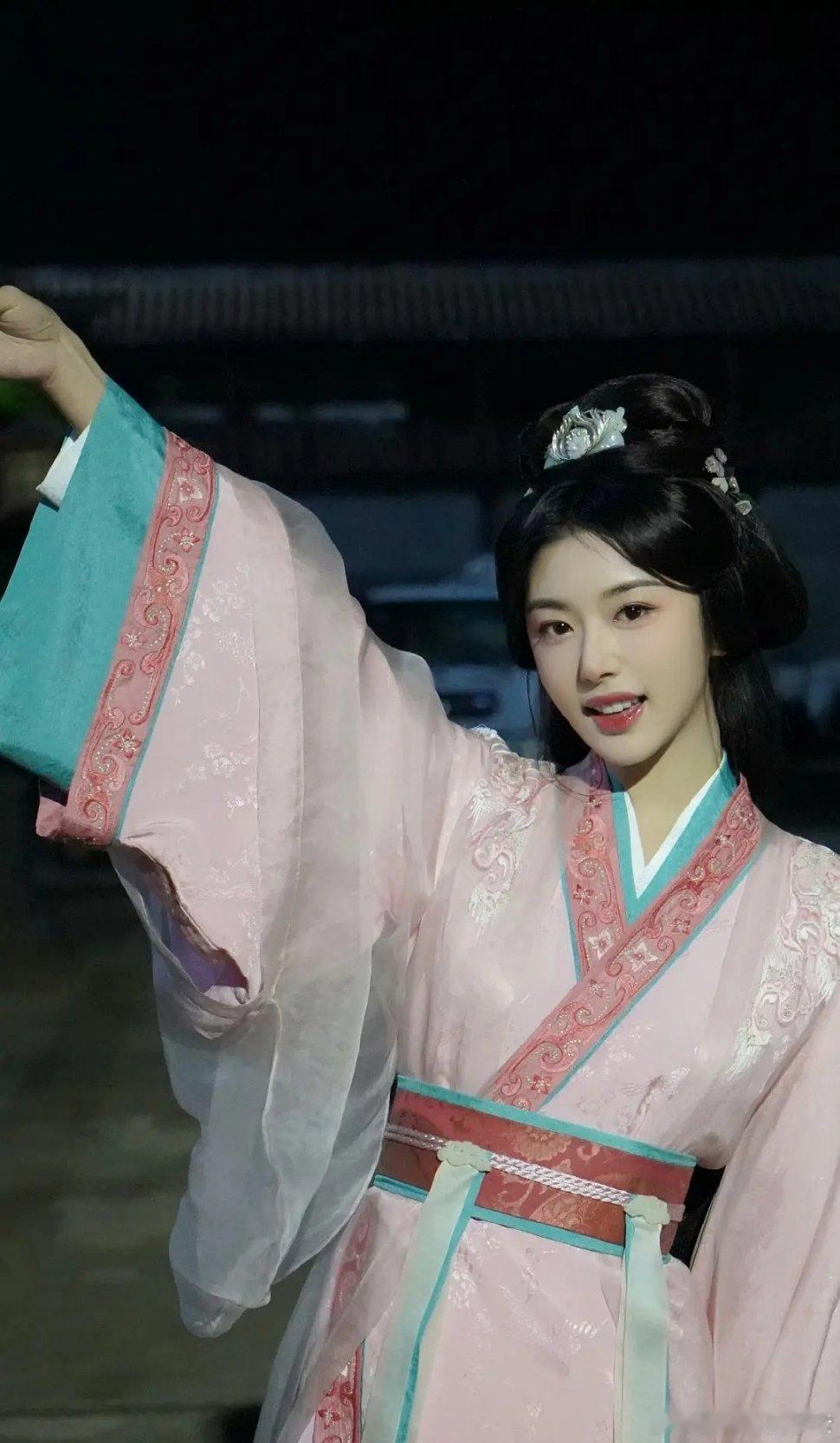 折腰最可惜的是不是孔雪儿 ​​​