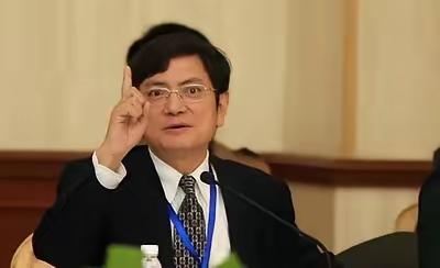 郑强发出痛心疾首地质问：“1982年，我们的国家公费一批学生到日本留学，这批人中