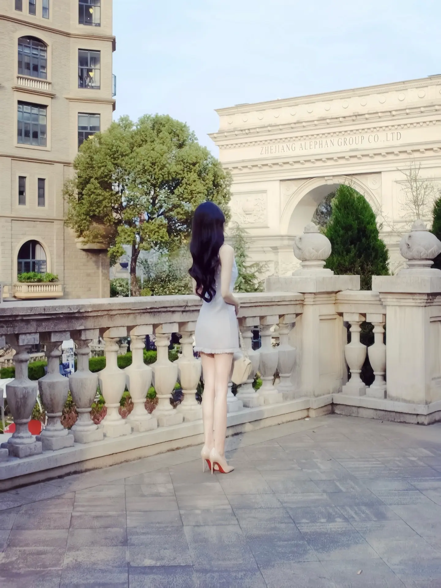 古早清冷小白花-江百合穿搭。
