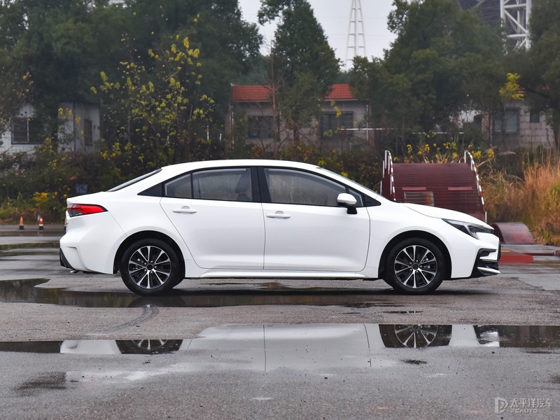 8155芯片/车身加长 实拍广汽丰田雷凌L