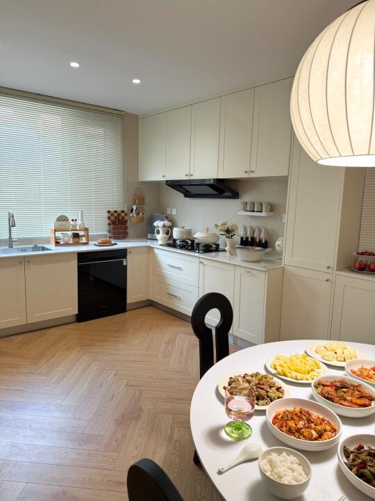 精装修厨房丑，关我改造后什么事啊～