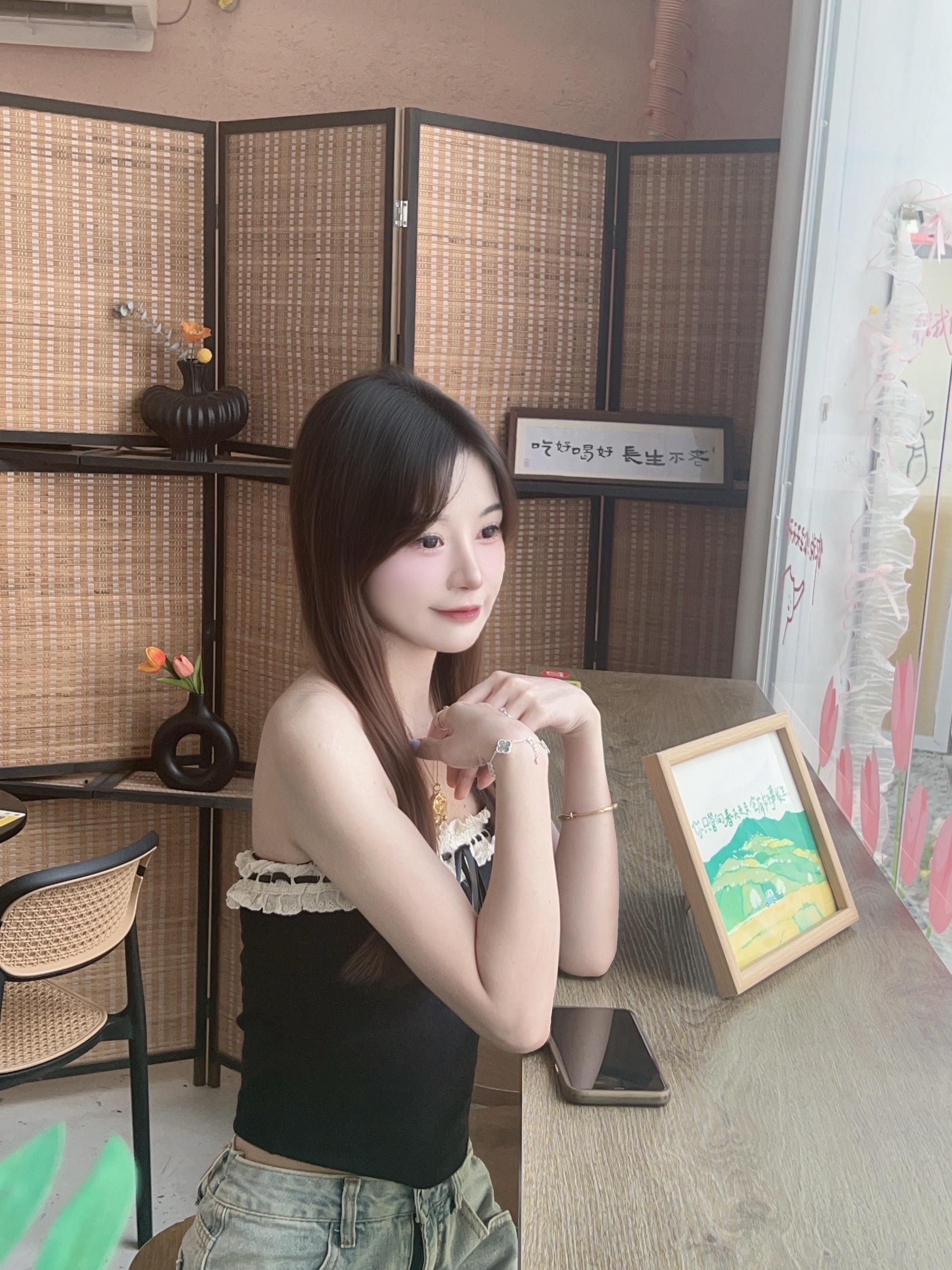 生活能平静一些，日子能顺利一些，自己能幸福一些就好啦